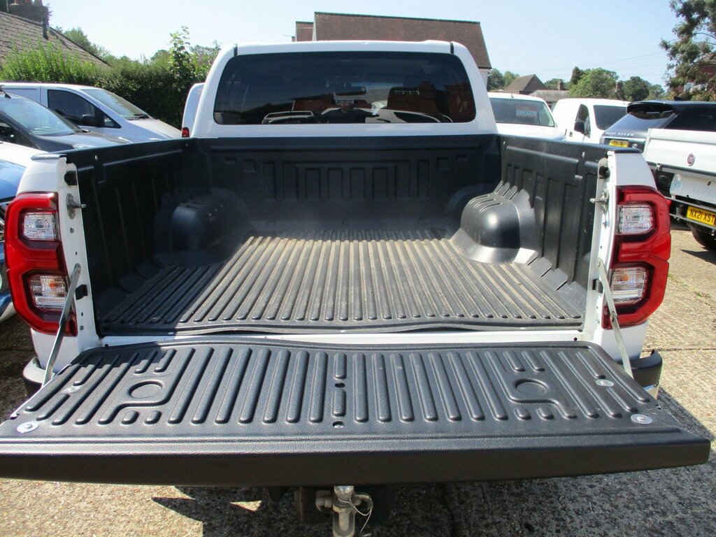 Toyota HILUX 2.8 D-4d Invincible X 4Wd Euro 6 Ss Black #23