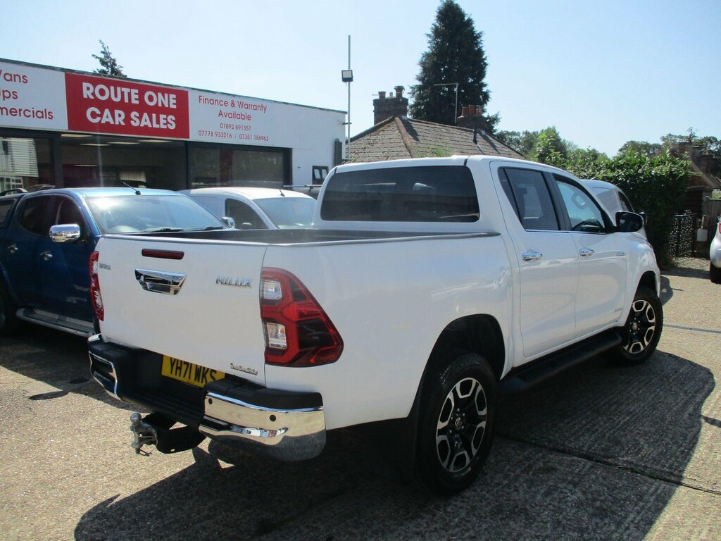 Toyota HILUX 2.8 D-4d Invincible 4Wd Euro 6 Ss White #5