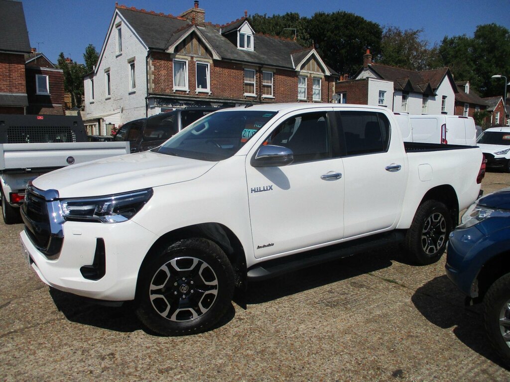 Toyota HILUX 2.8 D-4d Invincible 4Wd Euro 6 Ss White #2