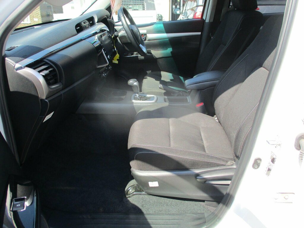 Toyota HILUX 2.8 D-4d Invincible X 4Wd Euro 6 Ss Black #12