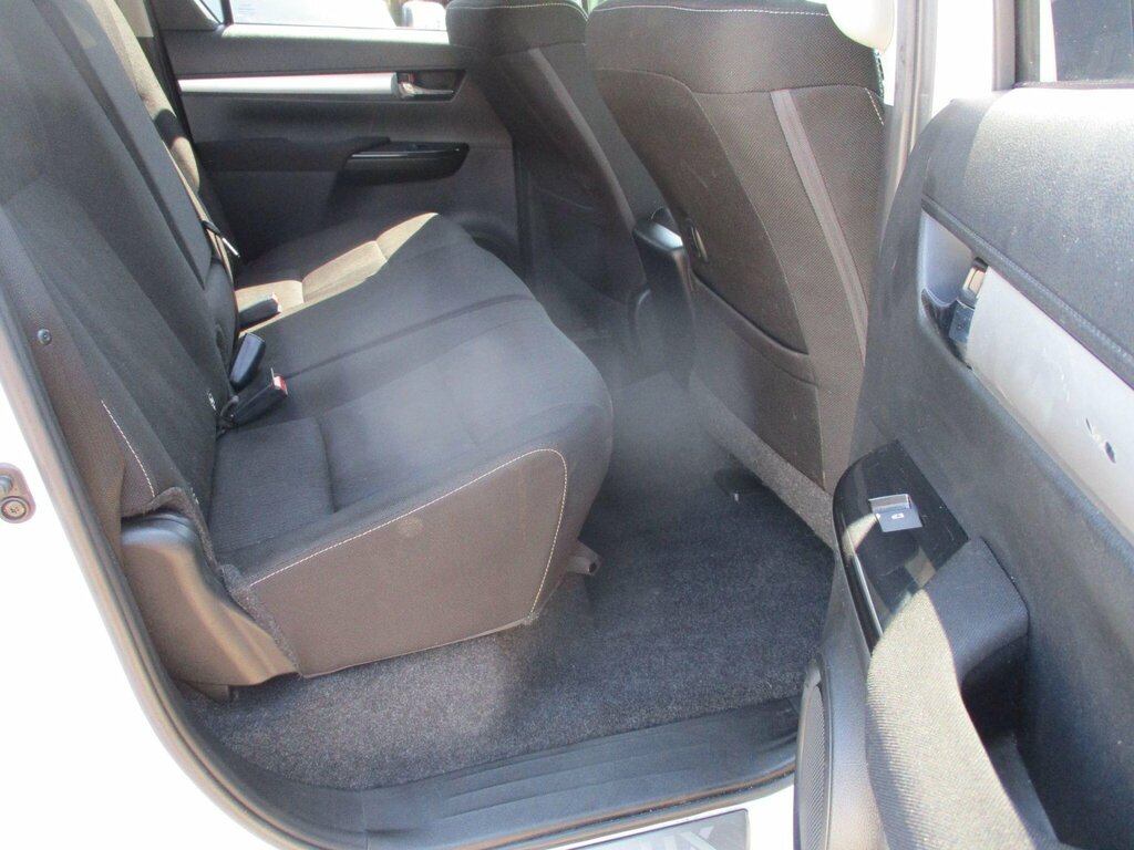 Toyota HILUX 2.8 D-4d Invincible X 4Wd Euro 6 Ss Black #24