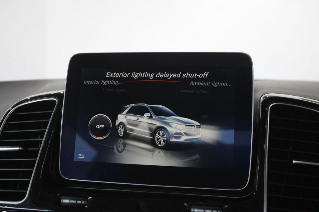 Mercedes-Benz GLE Class Gle350d V6 Amg Line Black #40