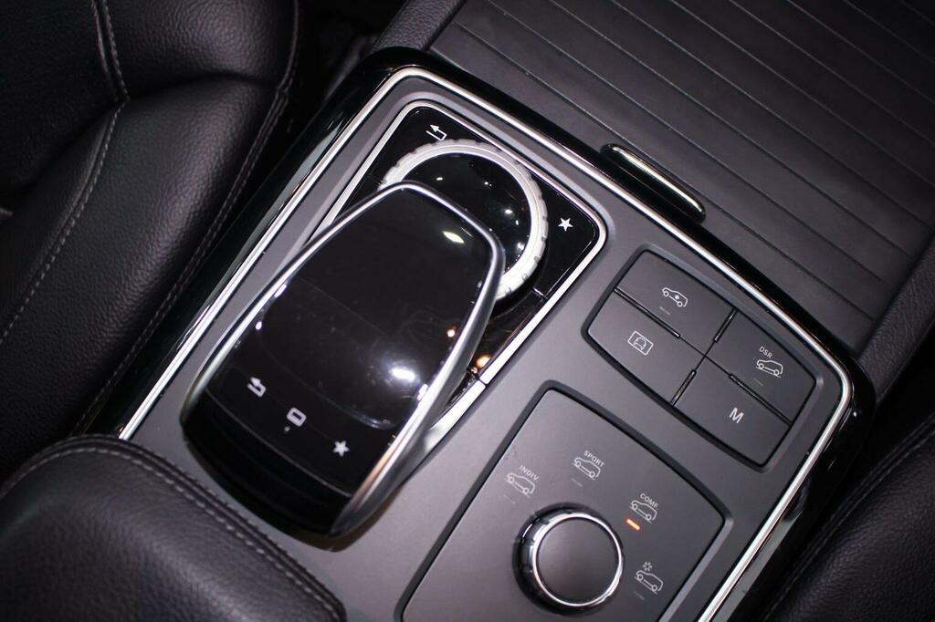 Mercedes-Benz GLE Class Gle350d V6 Amg Line Black #26
