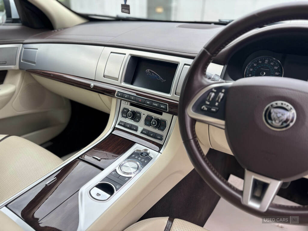 Jaguar XF 2.2D R-sport Black Blue #12