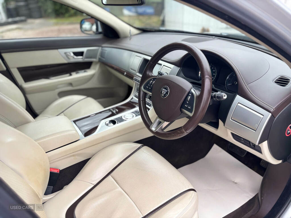 Jaguar XF 2.2D R-sport Black Blue #11