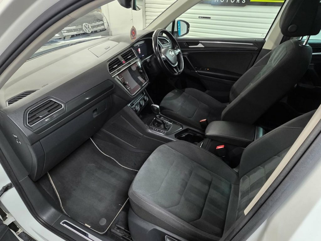 Volkswagen Tiguan 2017 2.0 Tdi Se Navigation Suv Dsg 4Mot White #21
