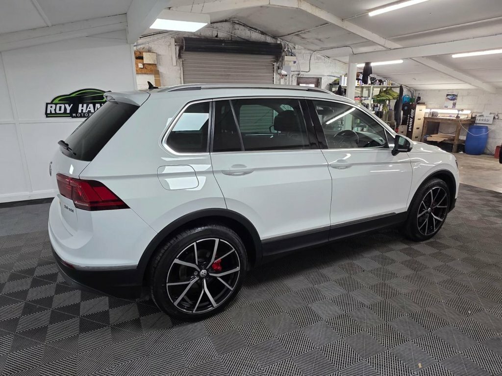 Volkswagen Tiguan 2017 2.0 Tdi Se Navigation Suv Dsg 4Mot White #25
