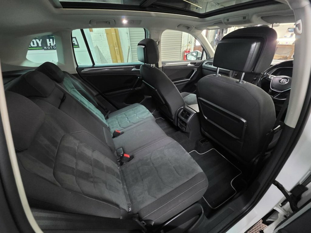 Volkswagen Tiguan 2017 2.0 Tdi Se Navigation Suv Dsg 4Mot White #13