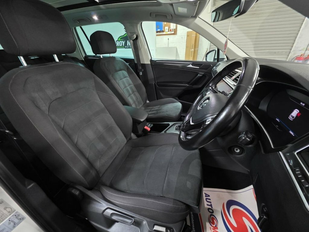 Volkswagen Tiguan 2017 2.0 Tdi Se Navigation Suv Dsg 4Mot White #11
