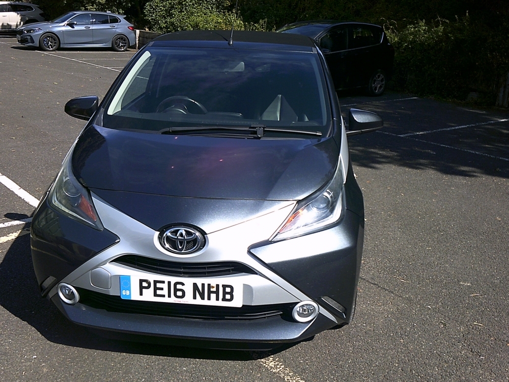 Toyota Aygo 1.0 X-clusiv 2 Funroof PE16NHB #2