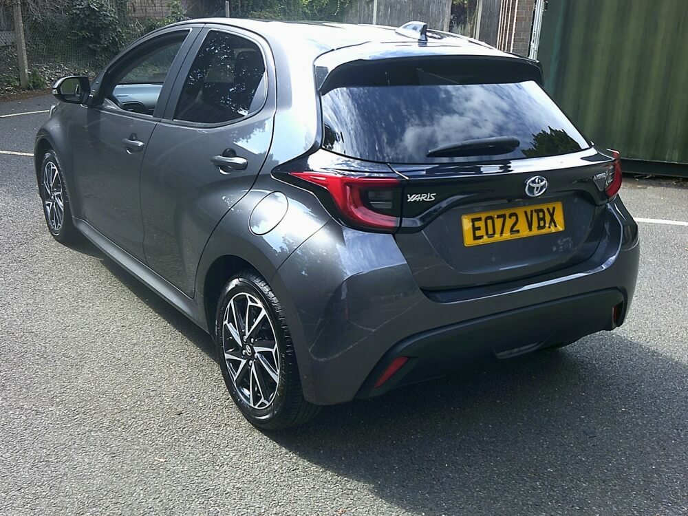 Toyota Yaris 1.5 Hybrid Design EO72VBX #4