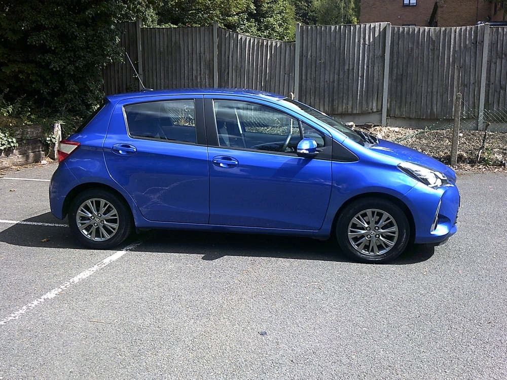 Toyota Yaris 1.5 Icon AO67CWL #2