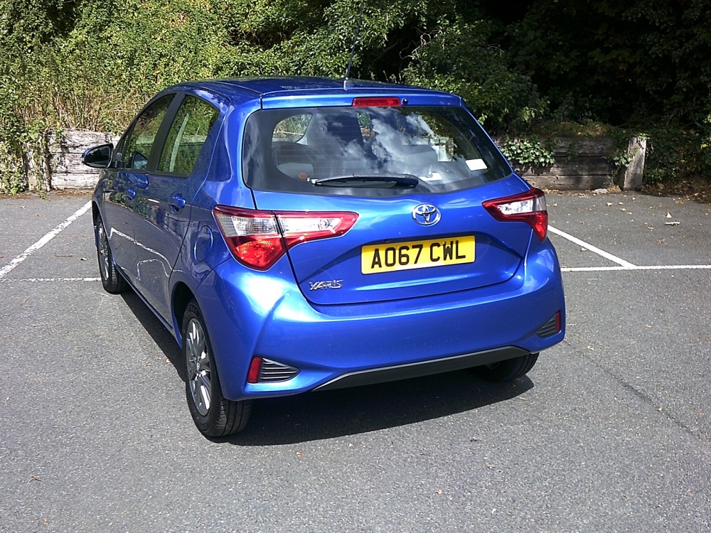 Toyota Yaris 1.5 Icon AO67CWL #3