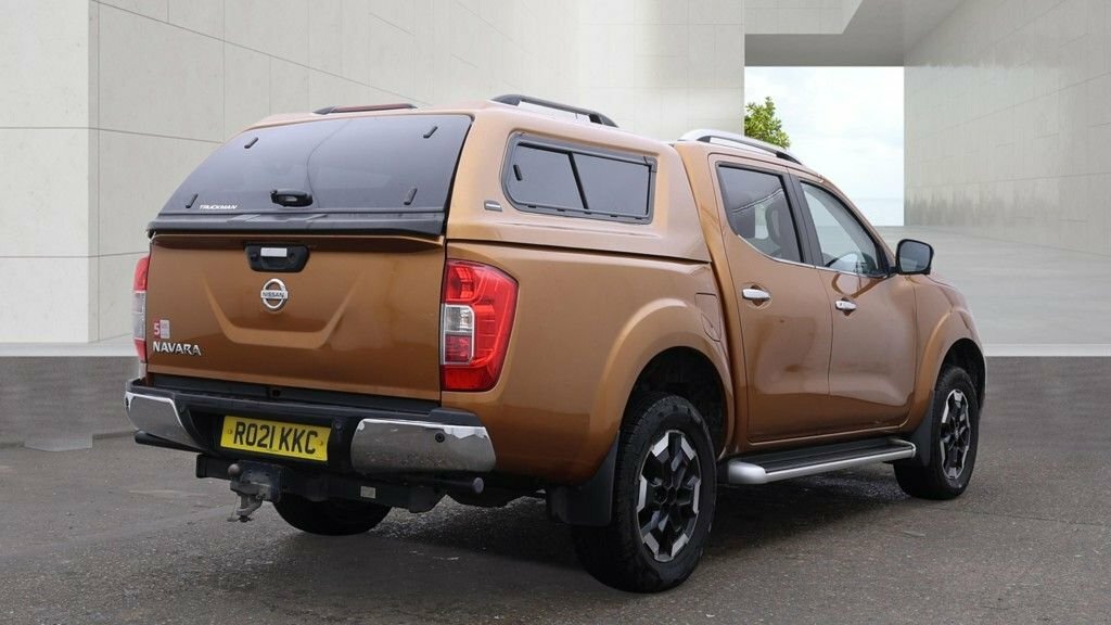 Nissan Navara 2L Tekna Yellow #3