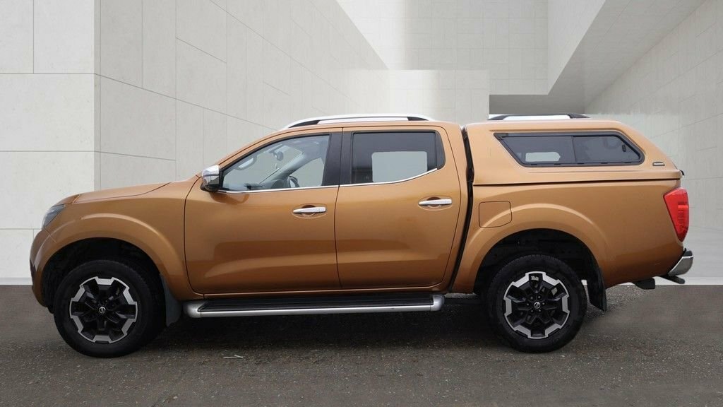 Nissan Navara 2L Tekna Yellow #5