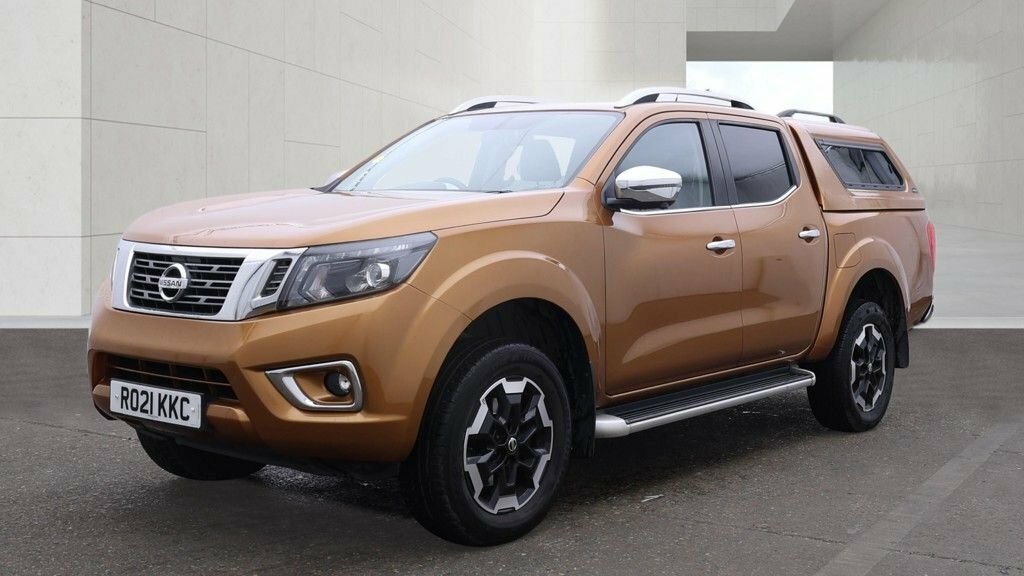 Nissan Navara 2L Tekna Yellow