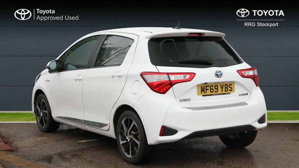 Toyota Yaris 1.5 Vvt-h Excel E-cvt Euro 6 Ss MF69YBS White #4