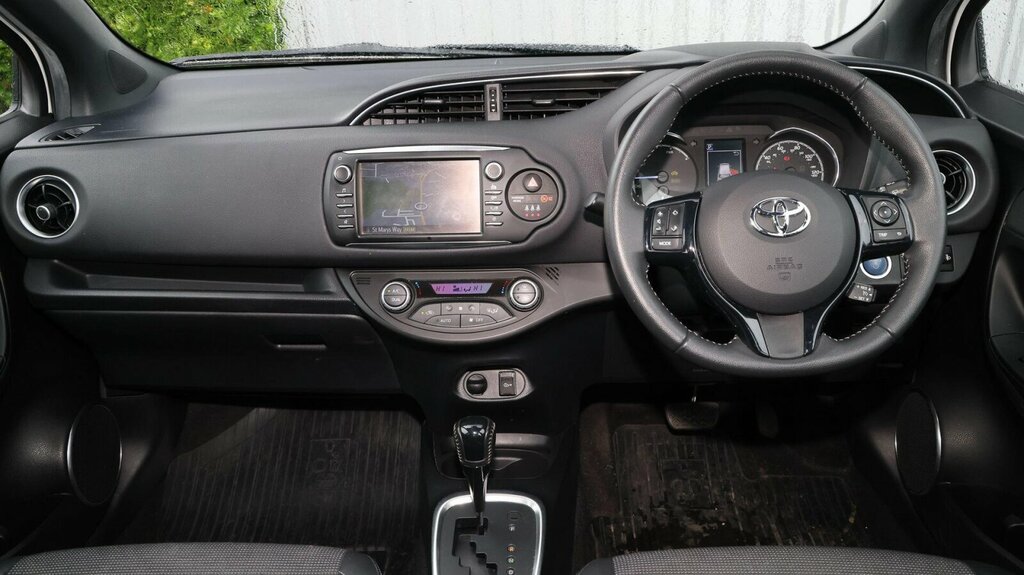 Toyota Yaris 1.5 Vvt-h Excel E-cvt Euro 6 Ss MF69YBS White #6