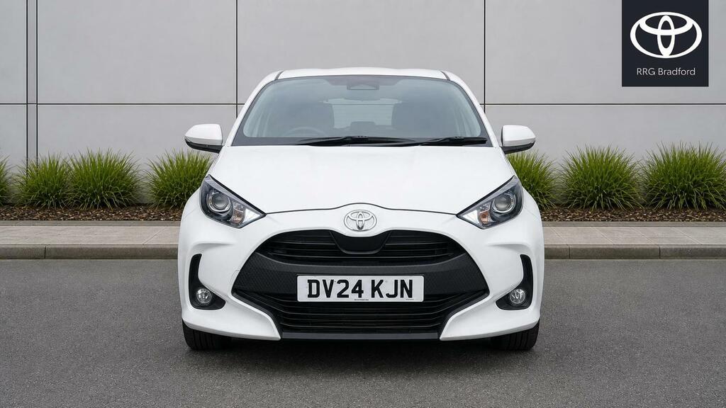 Toyota Yaris 1.5 Vvt-h Icon E-cvt Euro 6 Ss DV24KJN White #2
