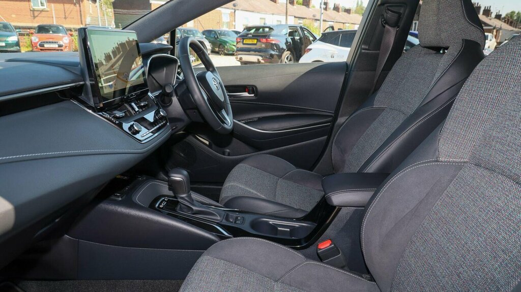 Toyota Corolla 1.8 Vvt-h Design Cvt Euro 6 Ss FL75SRX Silver #5