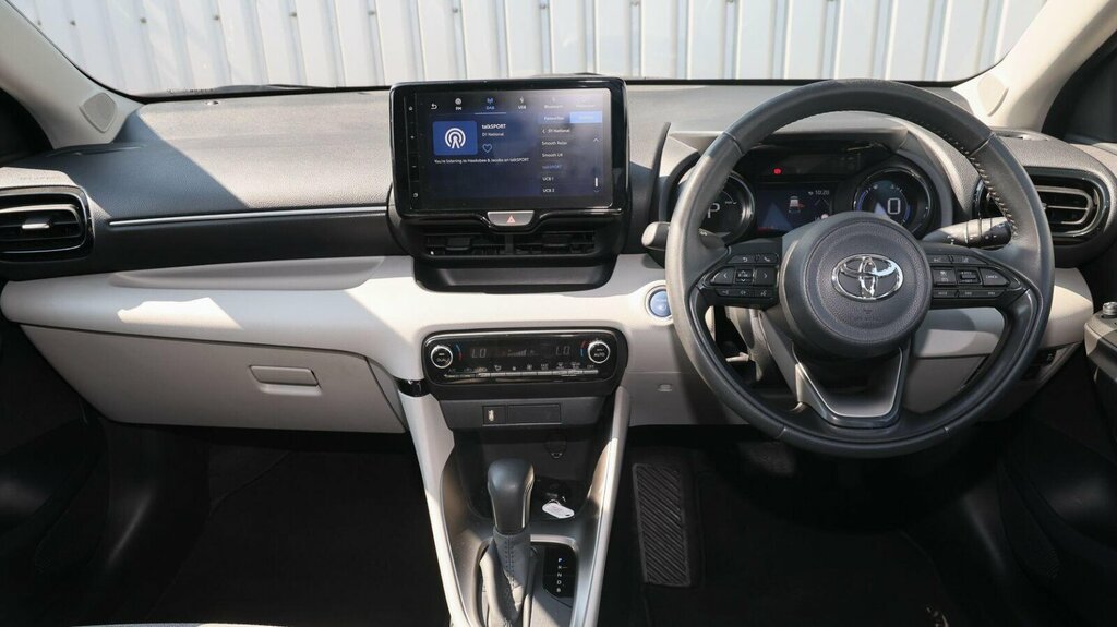 Toyota Yaris 1.5 Vvt-h Excel E-cvt Euro 6 Ss MT23GCK Black #6