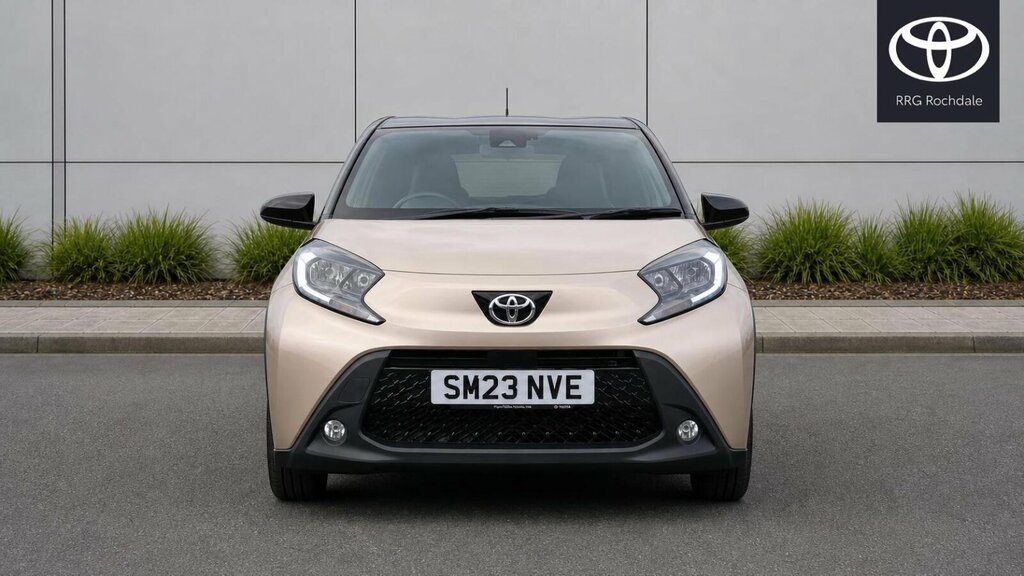 Toyota Aygo X 1.0 Vvt-i Edge X-shift Euro 6 Ss SM23NVE Beige #2