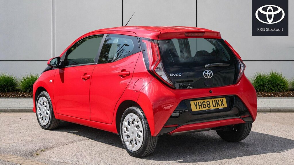 Toyota Aygo 1.0 Vvt-i X-play Euro 6 YH68UKX Red #4