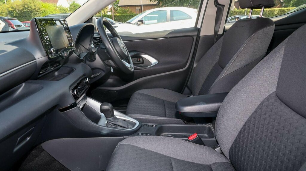 Toyota Yaris 1.5 Vvt-h Icon E-cvt Euro 6 Ss MK73WZM White #5