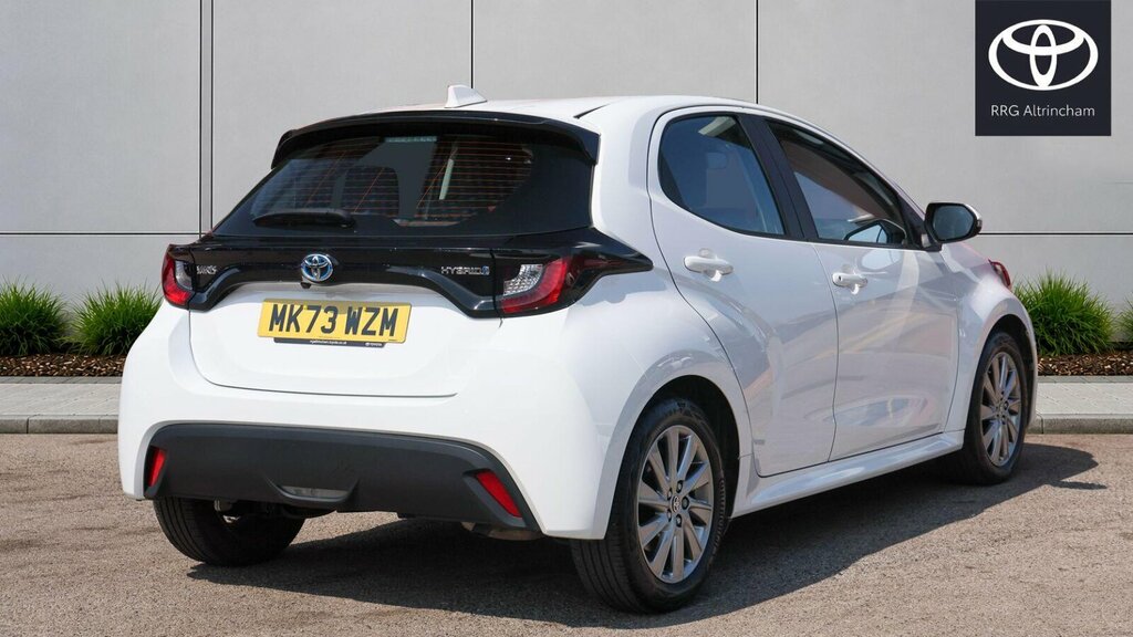 Toyota Yaris 1.5 Vvt-h Icon E-cvt Euro 6 Ss MK73WZM White #2