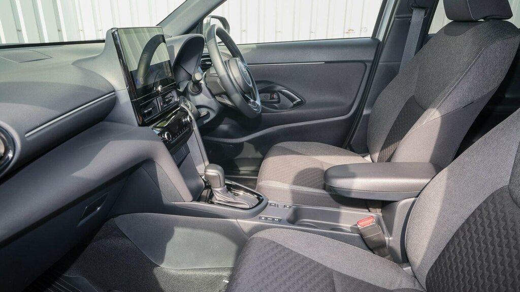Toyota Yaris Cross 1.5 Vvt-h Design E-cvt Euro 6 Ss MT75AAV Silver #5