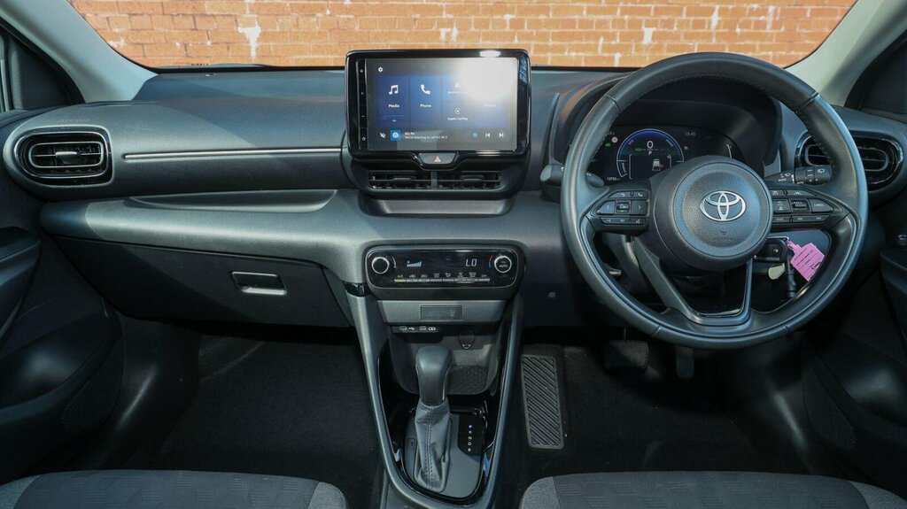Toyota Yaris 1.5 Vvt-h Design E-cvt Euro 6 Ss MJ24EVR White #6