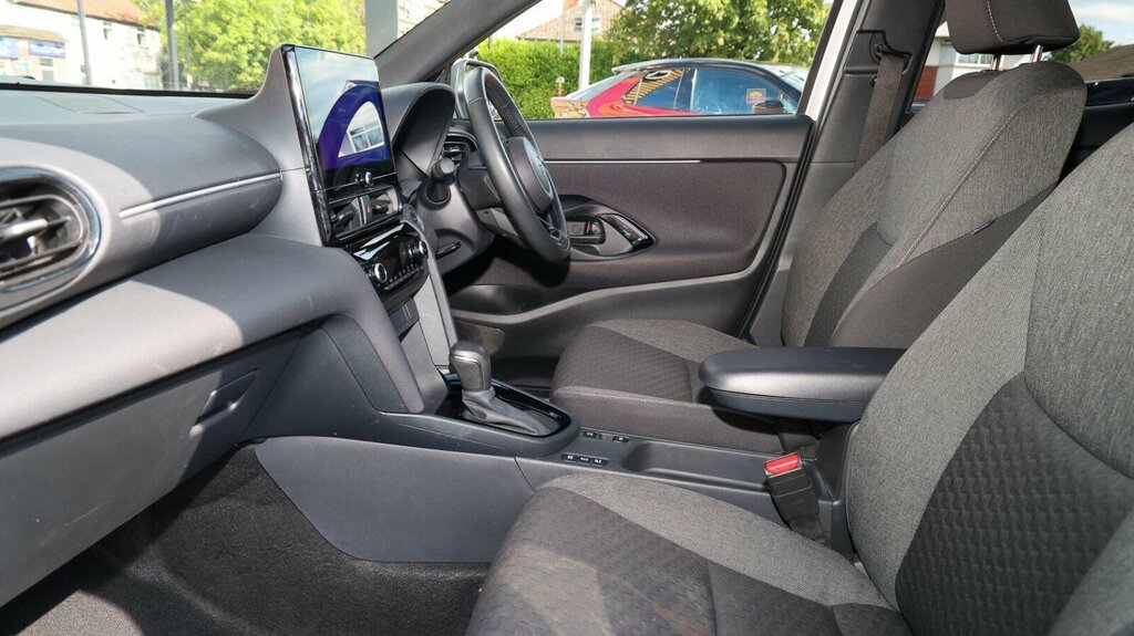 Toyota Yaris Cross 1.5 Vvt-h Design E-cvt Euro 6 Ss MW24FEU White #5