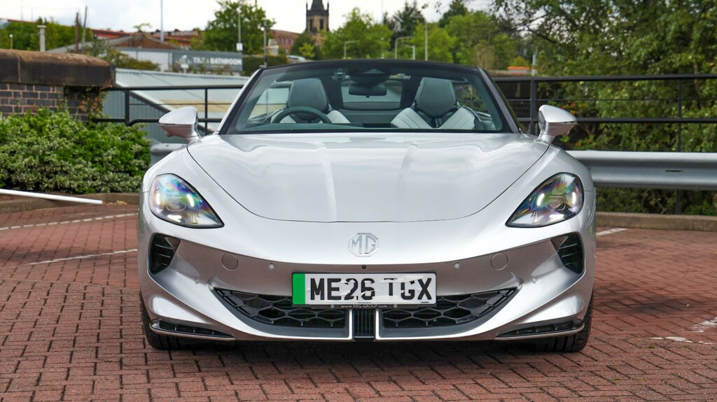 MG Cyberster 375Kw Gt Dual Motor 77 Kwh Awd Silver #4