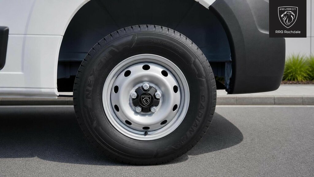 Peugeot Boxer 2.2 Bluehdi 335 Professional Panel Van Grey #5