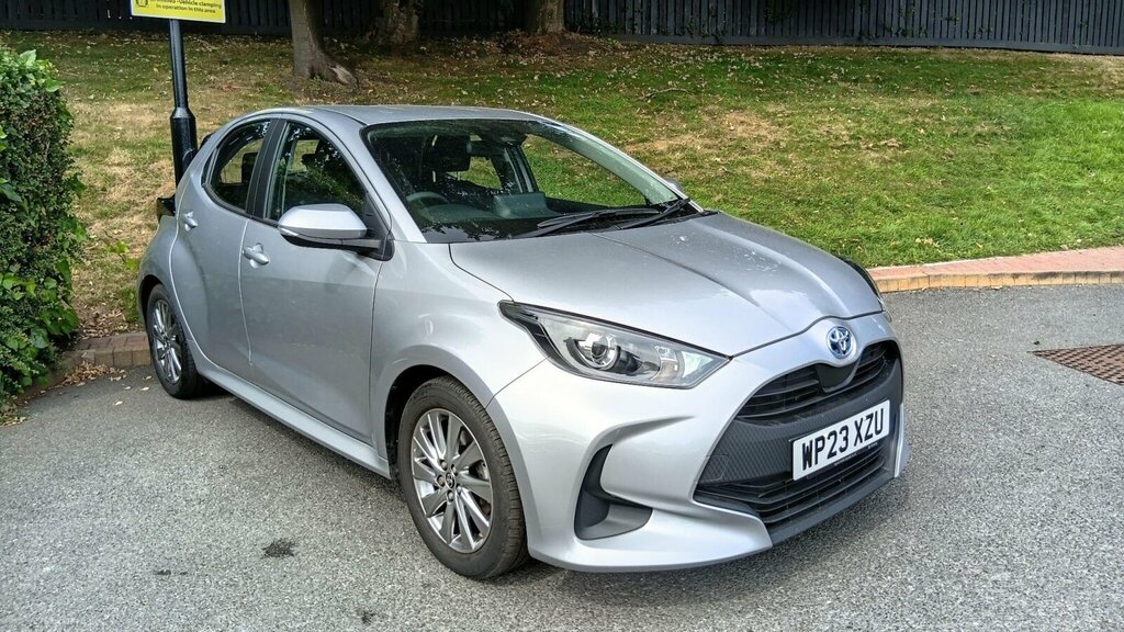 Toyota Yaris 1.5 Vvt-h Icon E-cvt Euro 6 Ss Silver