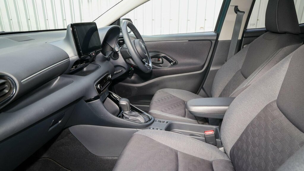 Toyota Yaris 1.5 Vvt-h Design Hatchback Hybrid E-cvt MM75PLZ Green #5