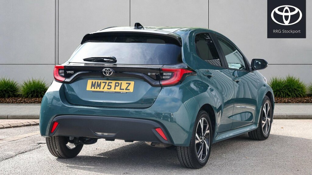 Toyota Yaris 1.5 Vvt-h Design Hatchback Hybrid E-cvt MM75PLZ Green #2