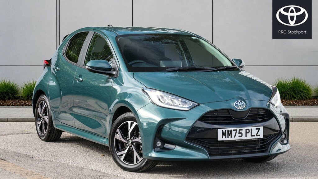 Toyota Yaris 1.5 Vvt-h Design Hatchback Hybrid E-cvt Green