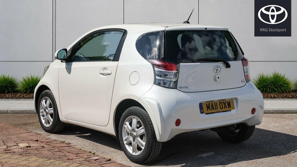 Toyota IQ 1.0 Vvt-i Euro 5 White #4