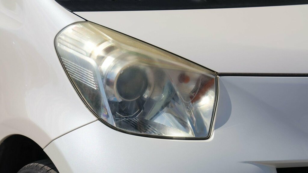 Toyota IQ Hatchback Hatchback 2008 - 2015 201161 Silver #18