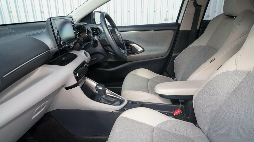 Toyota Yaris 1.5 Vvt-h Excel E-cvt Euro 6 Ss DF70PPK White #5