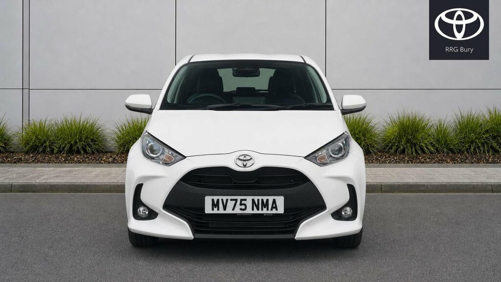 Toyota Yaris 1.5 Vvt-h Icon E-cvt Euro 6 Ss MV75NMA White #2