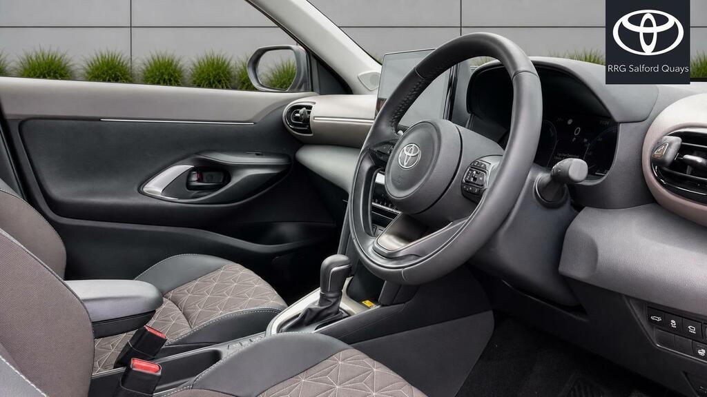 Toyota Yaris Cross Excel White #13