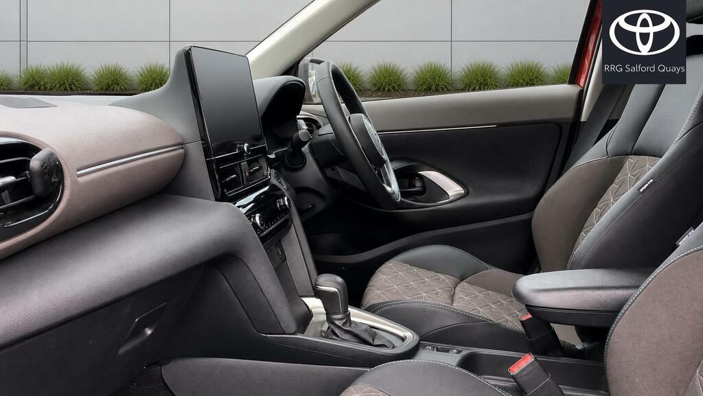 Toyota Yaris Cross Excel White #14