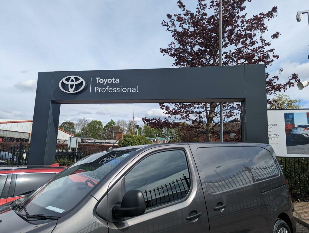 Toyota Yaris Cross Excel White #26