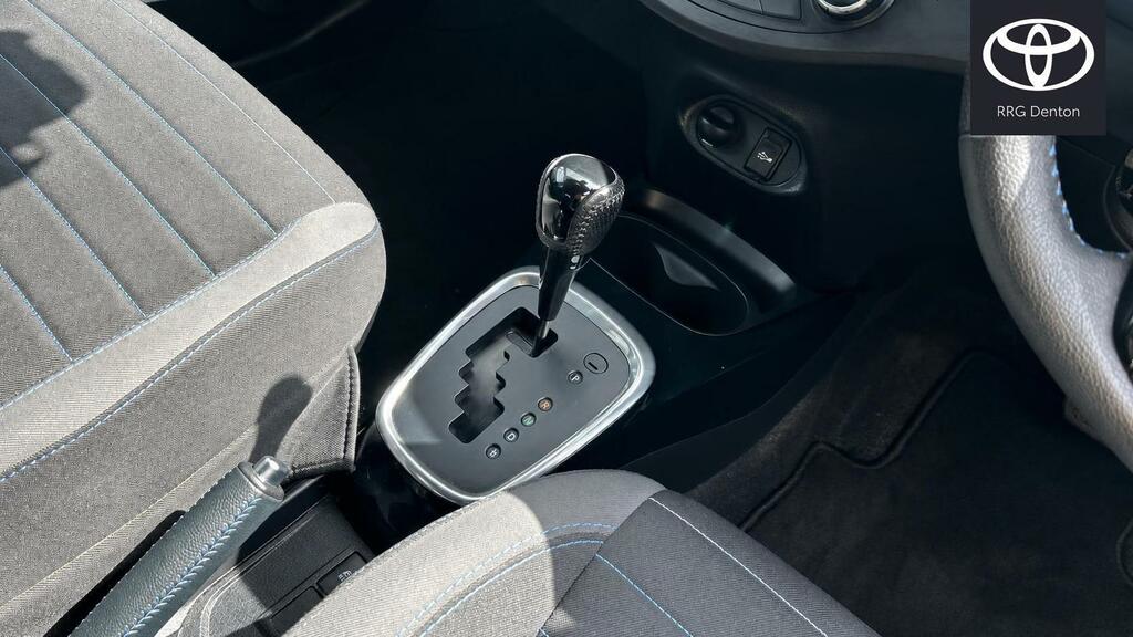 Toyota Yaris 1.5 Vvt-i Icon Tech 5-Dr Brown #23