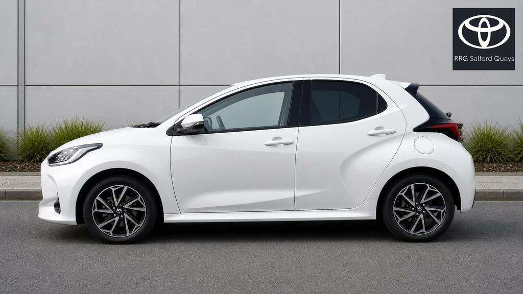 Toyota Yaris 1.5 Vvt-h Design E-cvt Euro 6 Ss MD73JRU White #4