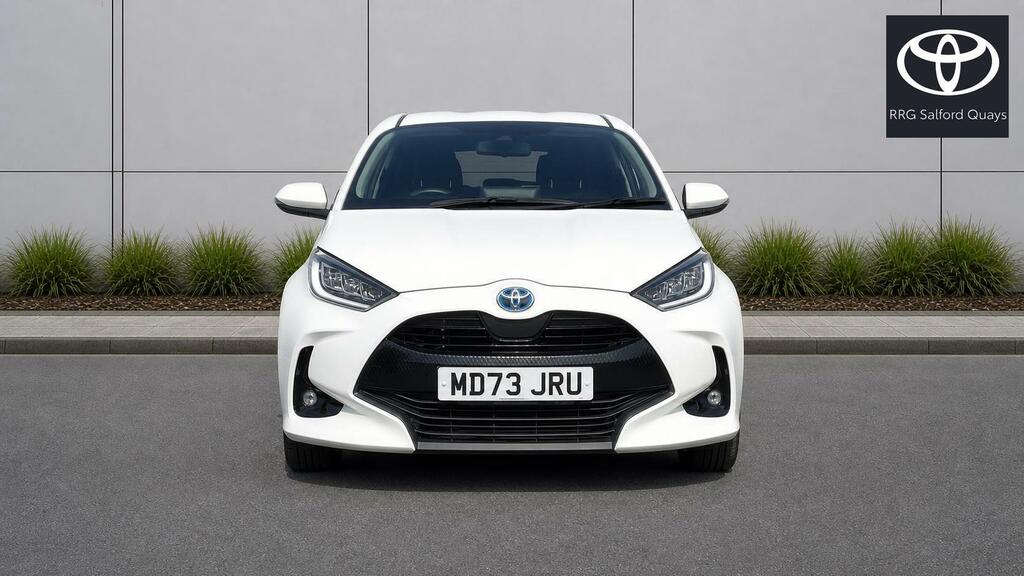 Toyota Yaris 1.5 Vvt-h Design E-cvt Euro 6 Ss MD73JRU White #2
