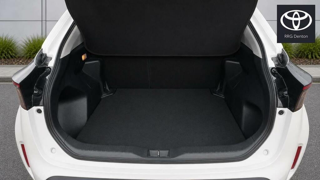 Toyota Yaris Cross Design White #21