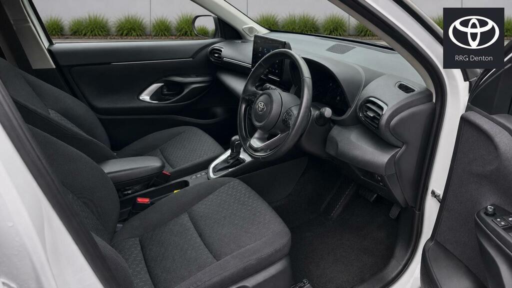 Toyota Yaris Cross Design White #12
